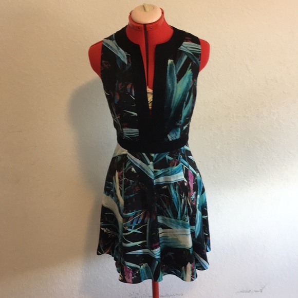 BEBE DRESS SIZE 4 - Picture 1 of 6